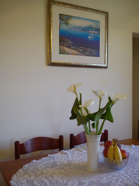 Milutinov Dvor Apartments Vrsi Exteriér fotografie