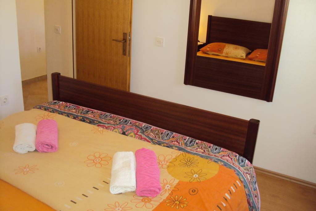 Milutinov Dvor Apartments Vrsi Exteriér fotografie