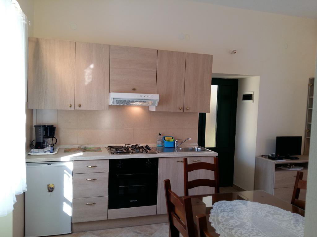 Milutinov Dvor Apartments Vrsi Exteriér fotografie